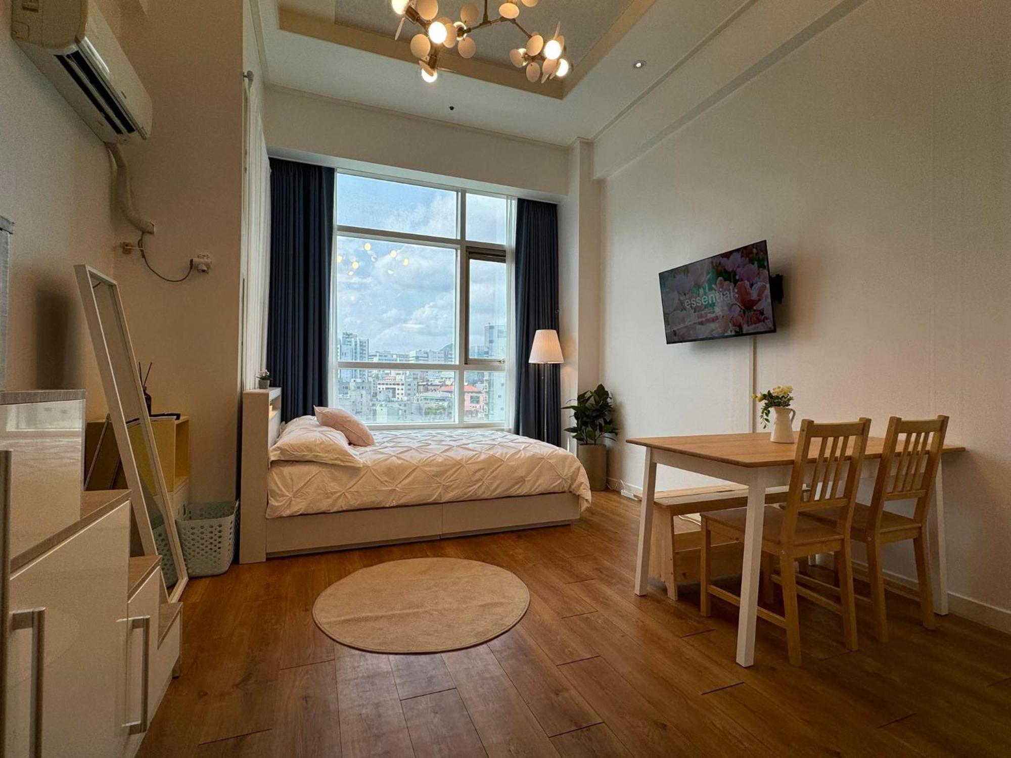 SEOUL STATION COZY STUDIO, SEOUL **